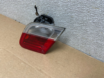 2002 - 2005 BMW 3 325i E46 Series Right Passenger Inner Tail Light ab3429 DG1