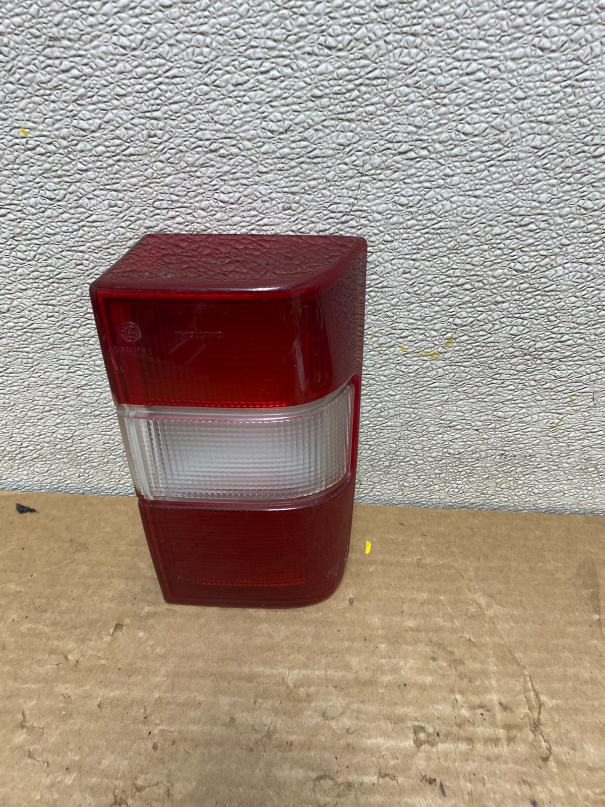 1993 to 1994 Volvo 850 SEDAN Left Driver Side Tail Light Inner Z30100