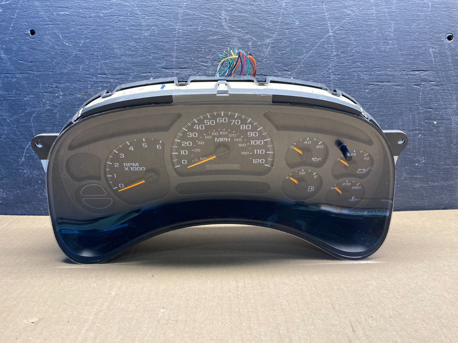 2003 to 2006 Chevrolet Silverado Speedometer Instrument Cluster AG7445 DG0