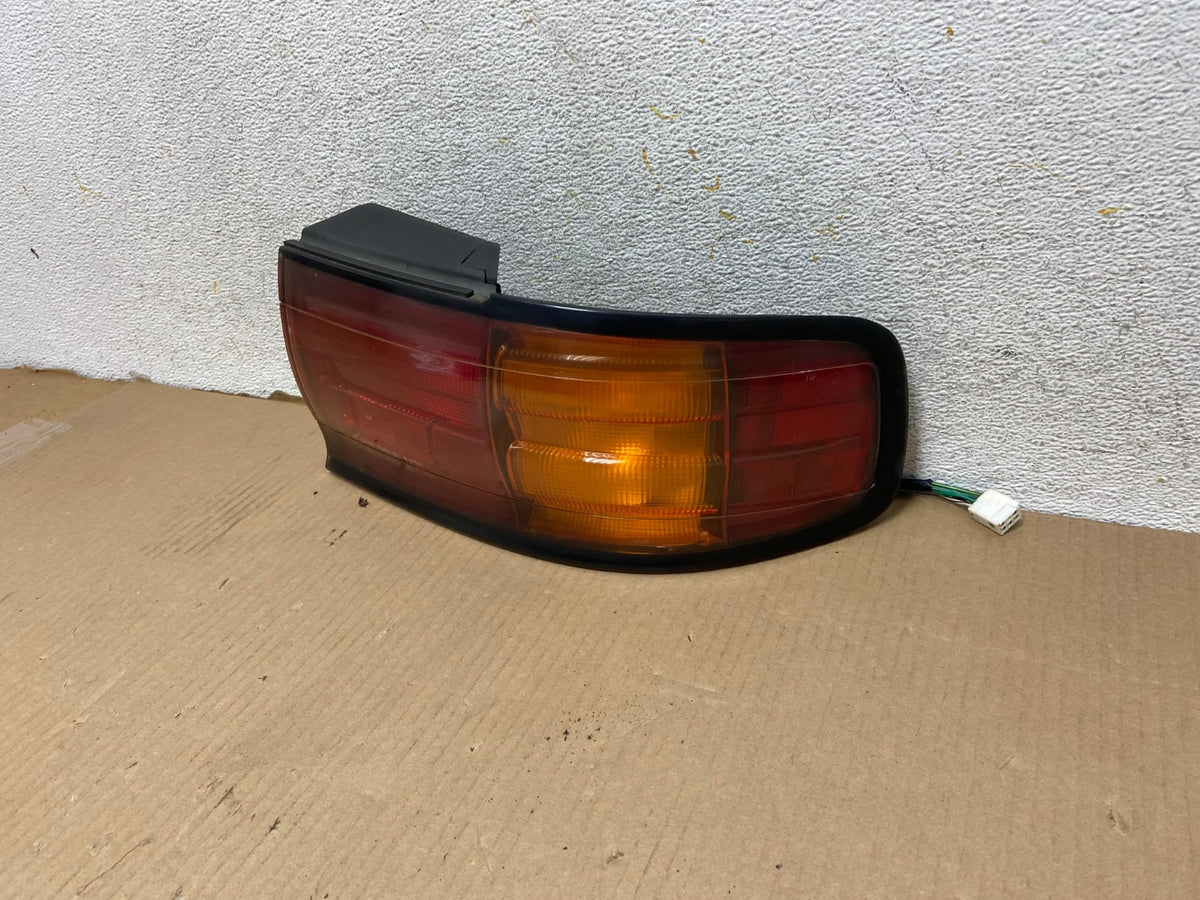 1992 1993 1994 Toyota Camry Right Passenger RH Side Tail Light AH3015 LK2