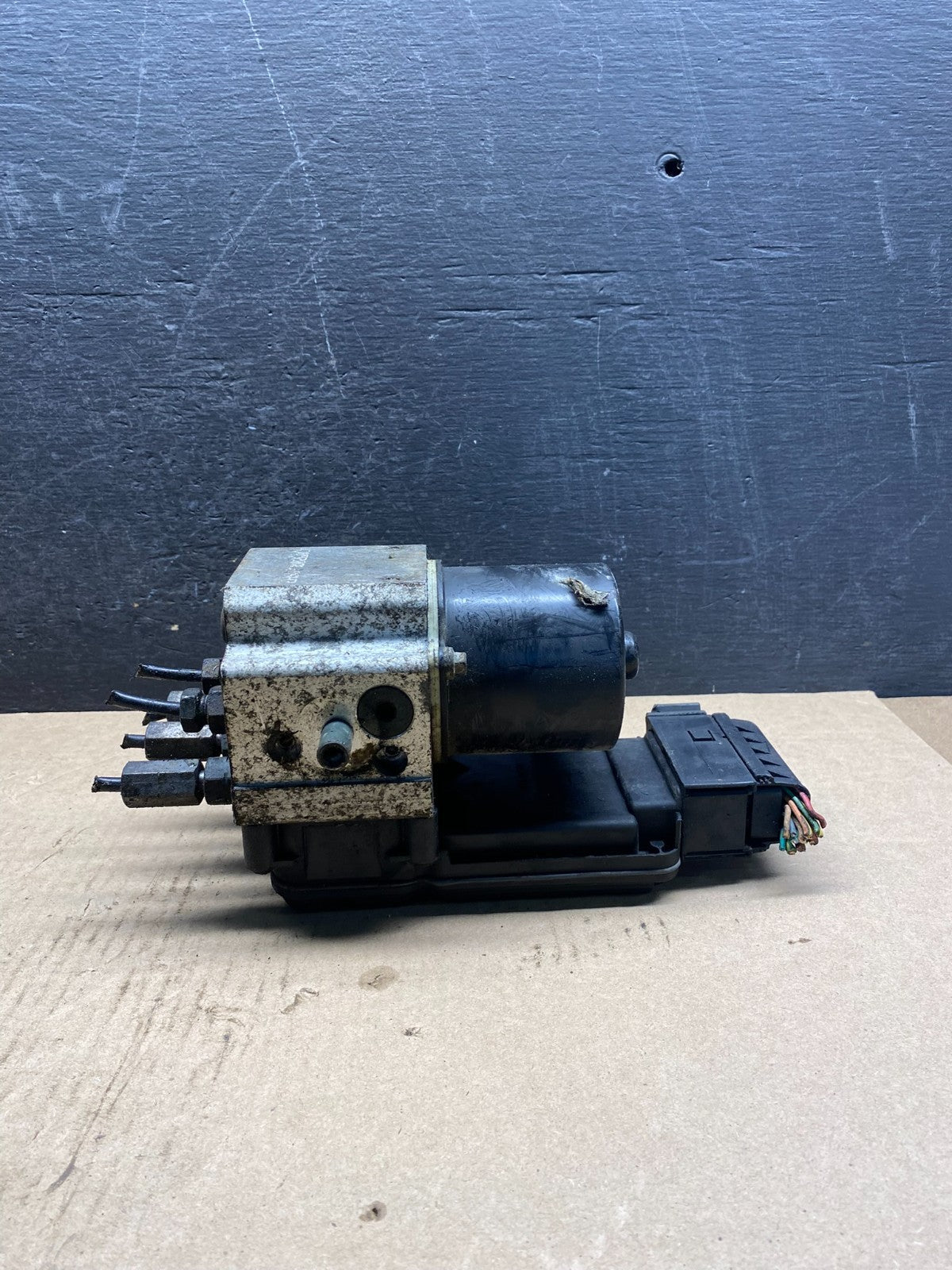 2004 2007 Ford E250 E350 Econoline Anti-Lock ABS Antilock Brake Pump AG3647 DG4