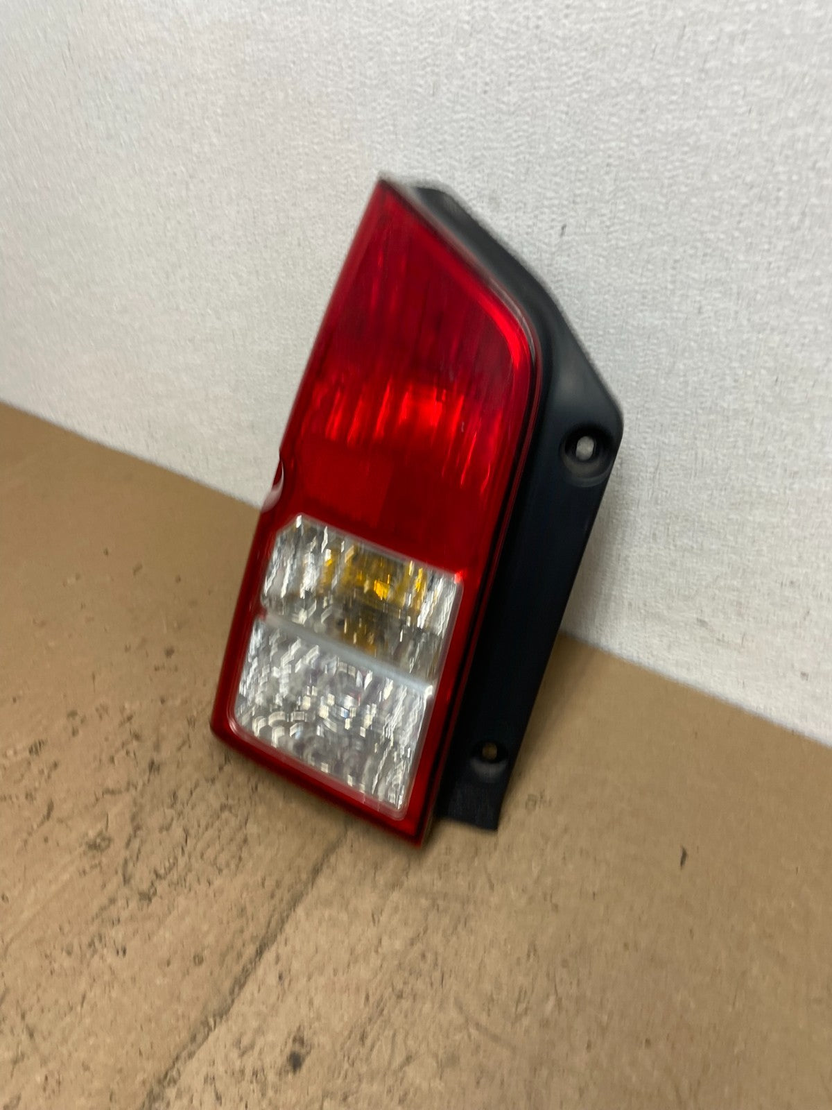 2005 to 2012 Nissan Pathfinder Tail light Left Driver Lh Side AC7406 DW1