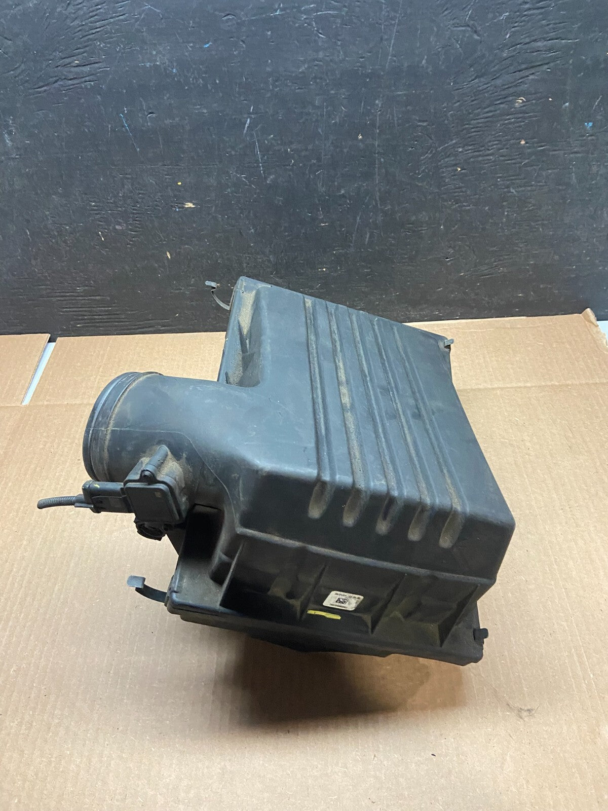 2007 to 2010 BMW X5 Air Intake Cleaner Filter Housing Box OEM J13921