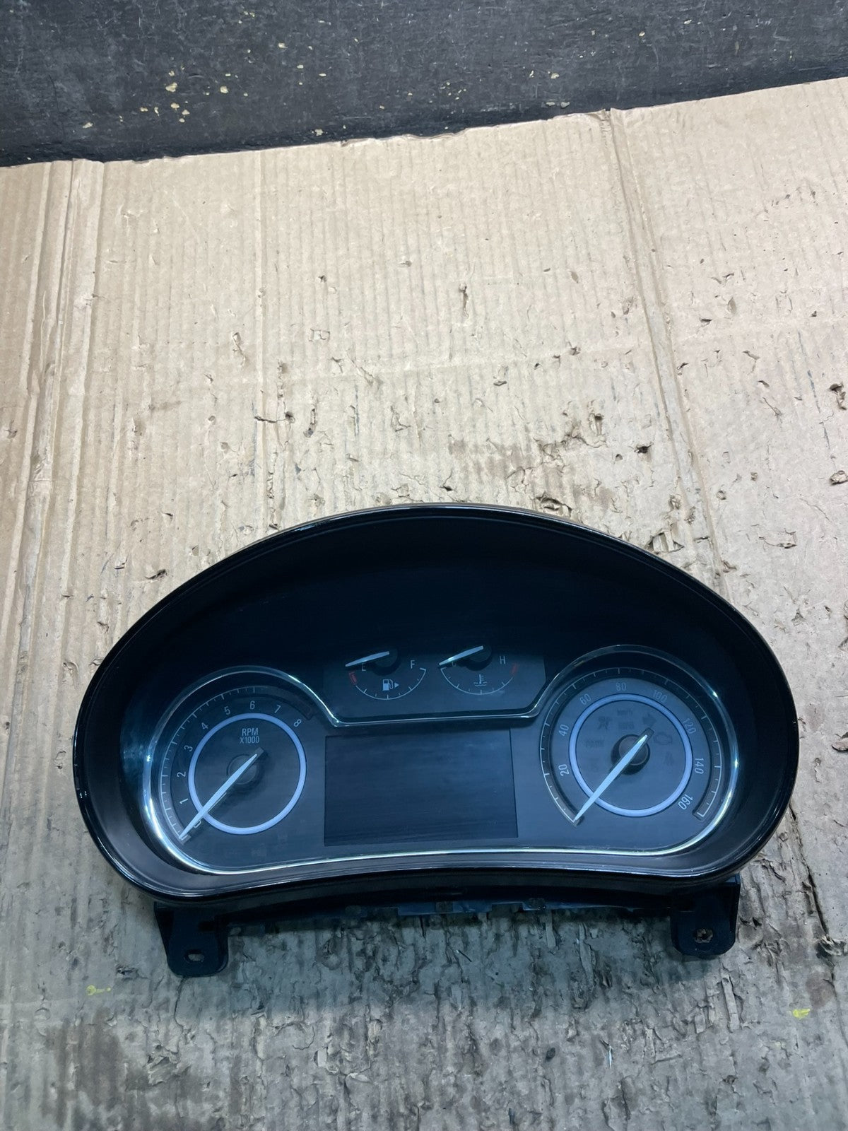2015 Buick Regal Speedometer Cluster Gauge Oem X9852 DG0