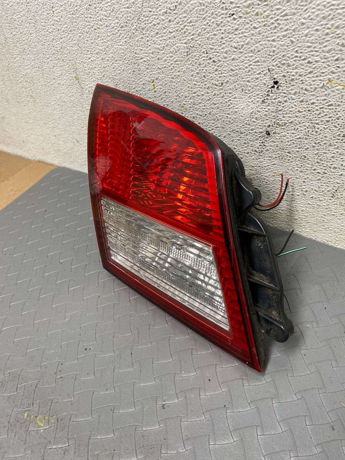 2002-2004 Infiniti i35 Inner Light Left Driver Side Tail Light OEM A26611