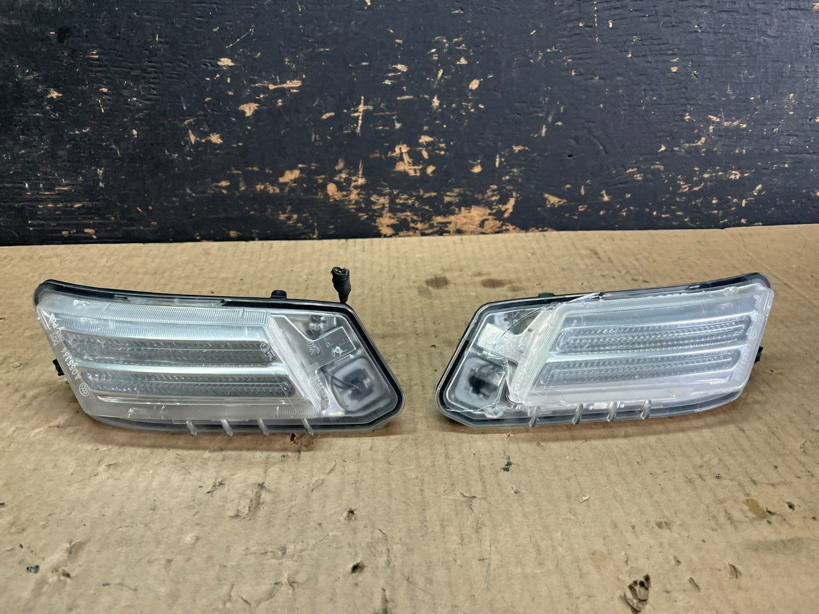 2010 to 2013 Volvo XC60 Left+Right Set Daytime Running Lamp Fog Lights Y9682 DG0