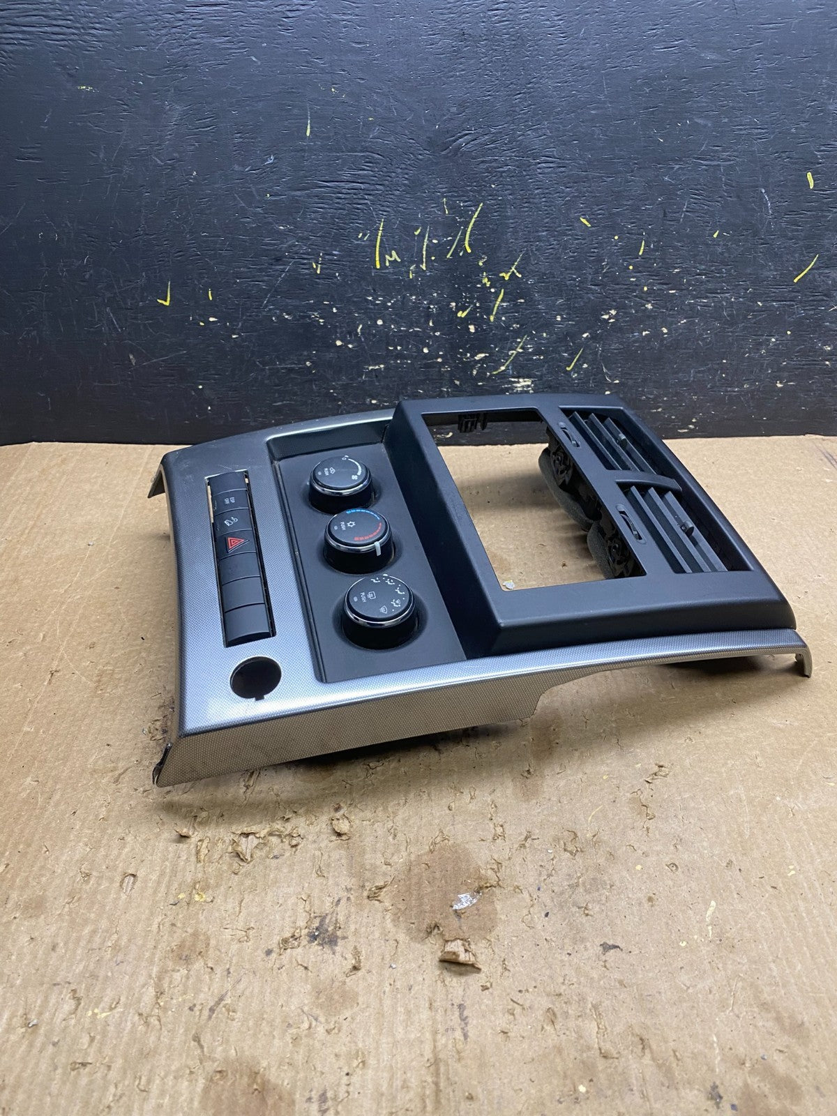 2008 to 2012 Jeep Liberty Dash Climate Temperature Control Radio Bezel Z7205 DG2