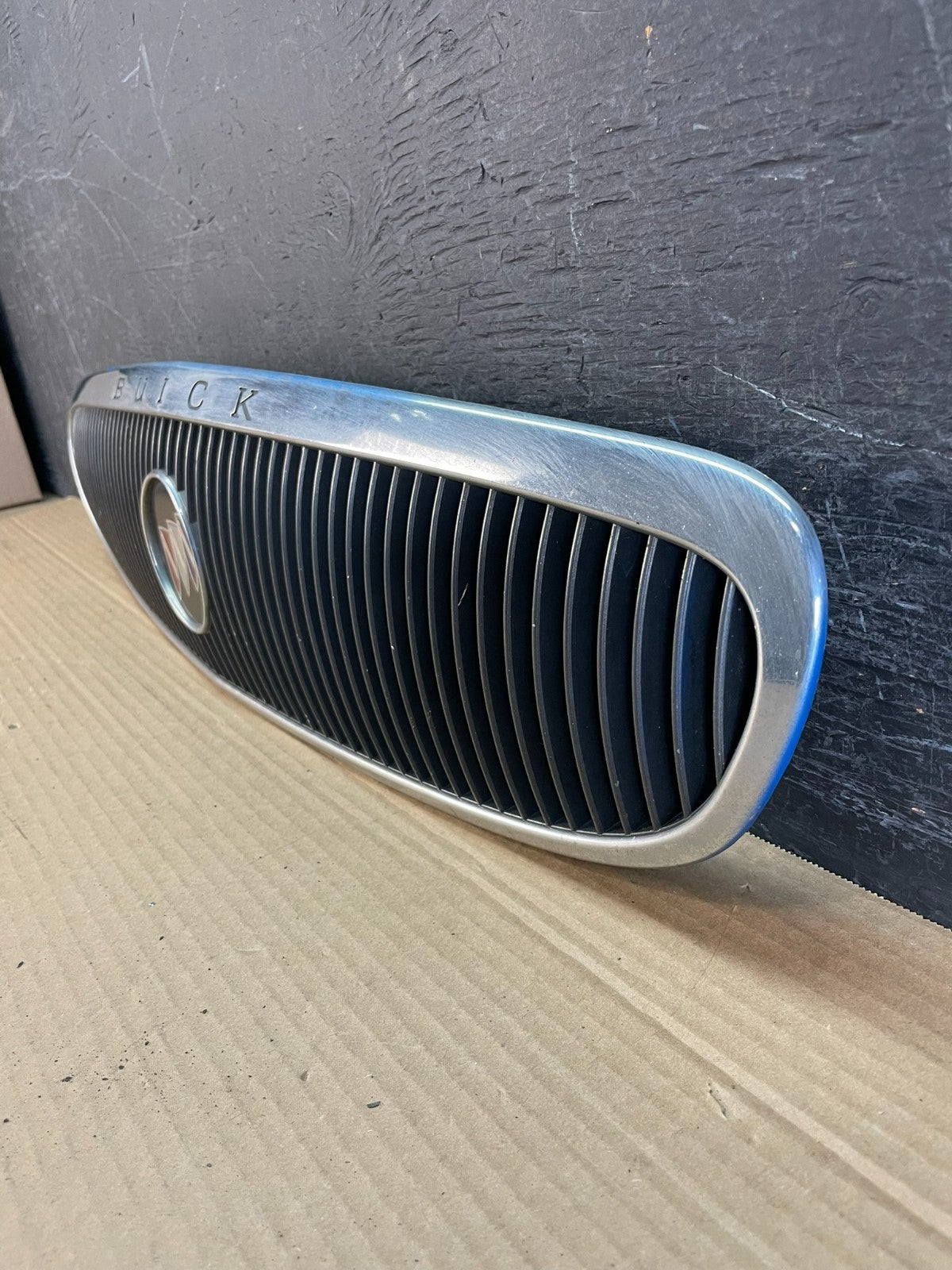 2003 to 2005 Buick Century Front Upper Grill Grille AE8722 DG1