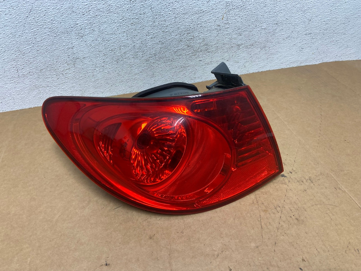 2007 to 2010 Hyundai Elantra Sedan Left Driver Side Tail Light AE2980 LK0