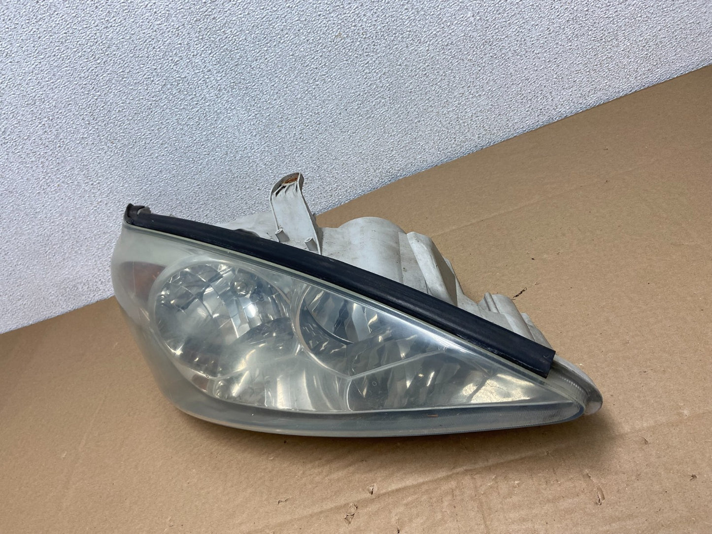 2002 to 2004 Toyota Camry Halogen Headlight Right Passenger Rh OEM AB6106 DW1