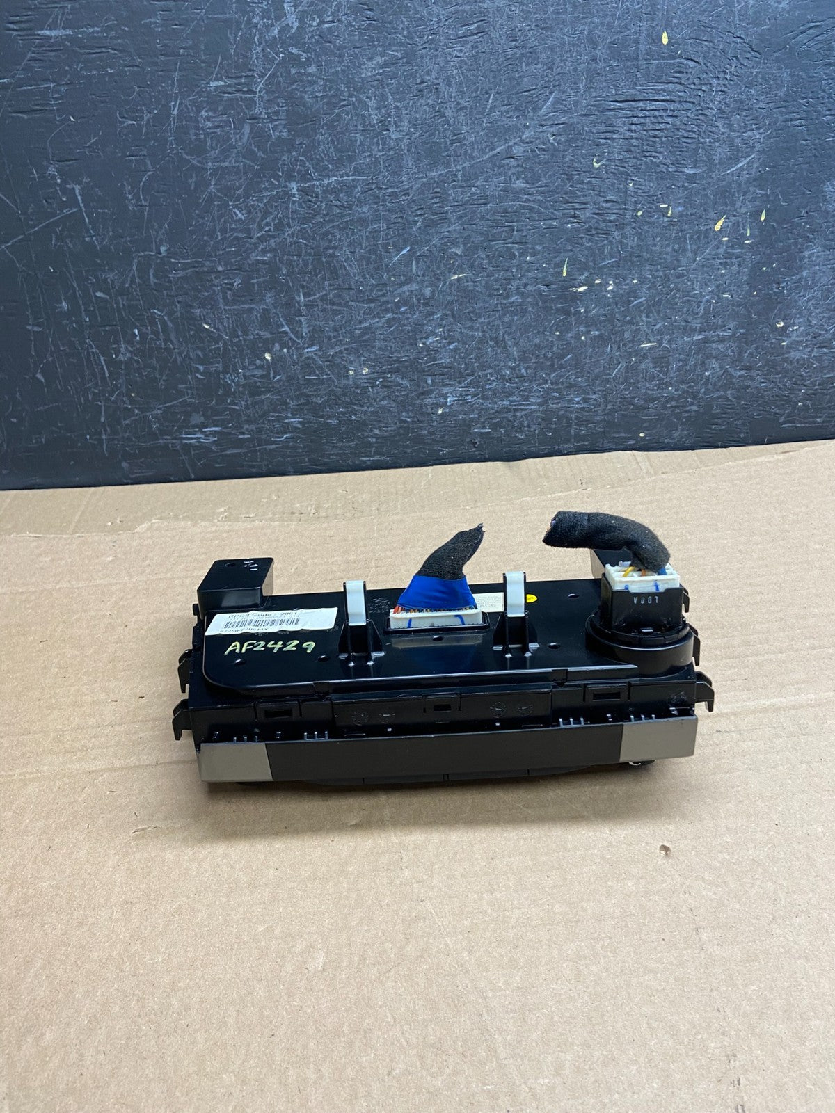 2017 to 2018 Hyundai Elantra Center Heater A/C Climate Control Panel AF2429 DG4