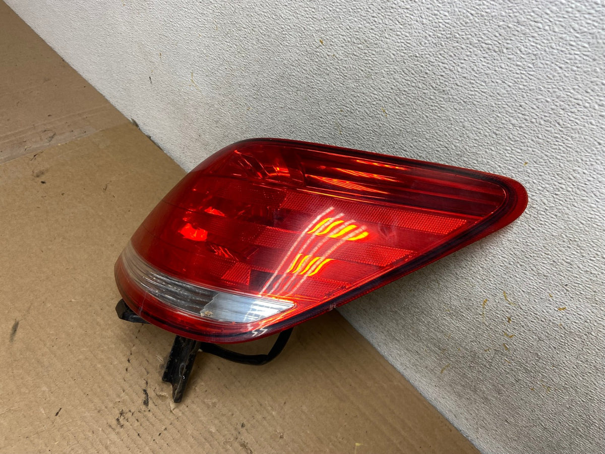 2005-2010 Toyota Avalon Right Passenger Side Tail Light AH4228 LK1