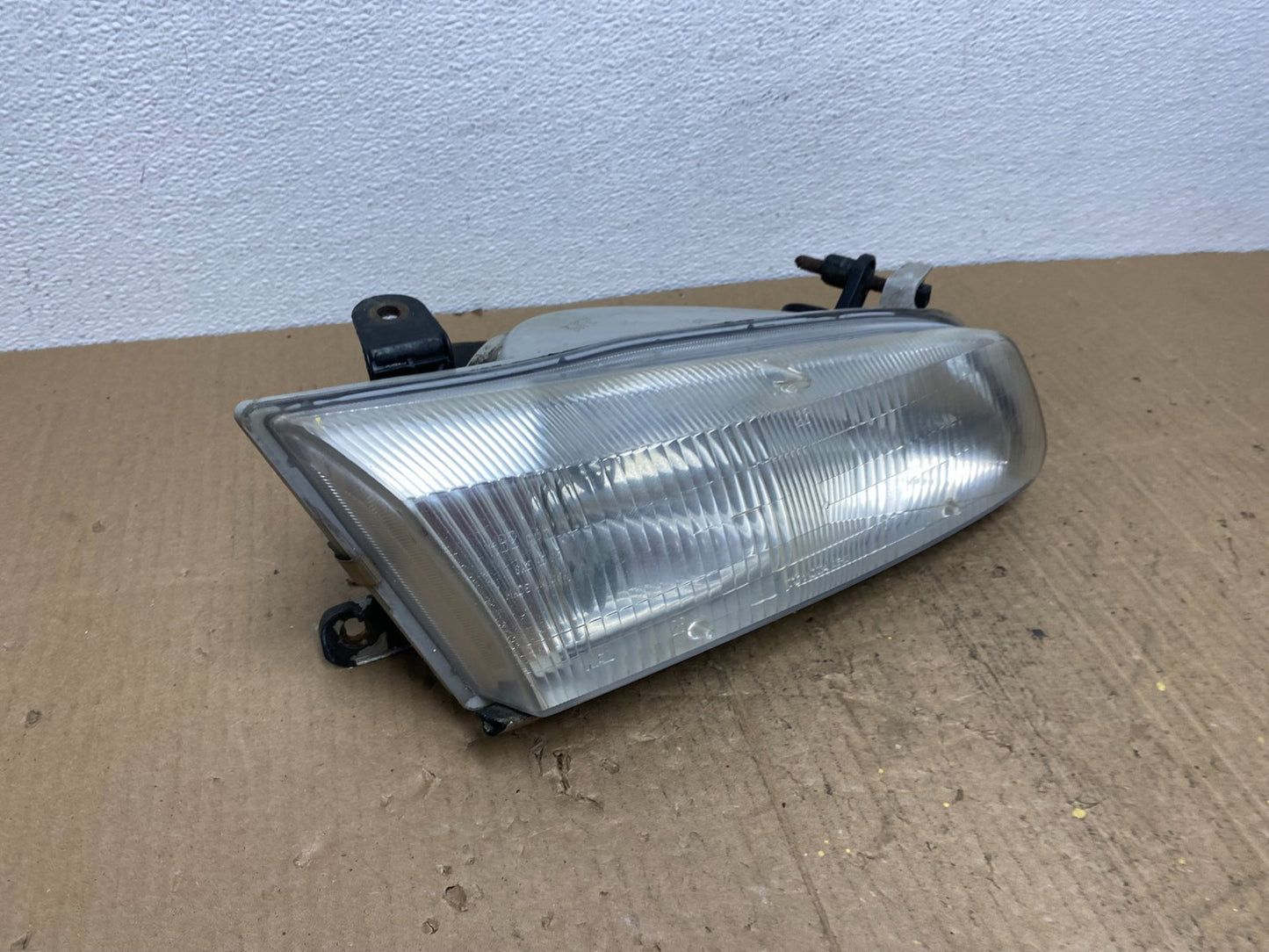 1997 1998 1999 Toyota Camry Right Passenger RH Halogen Headlight AB8473 DW2