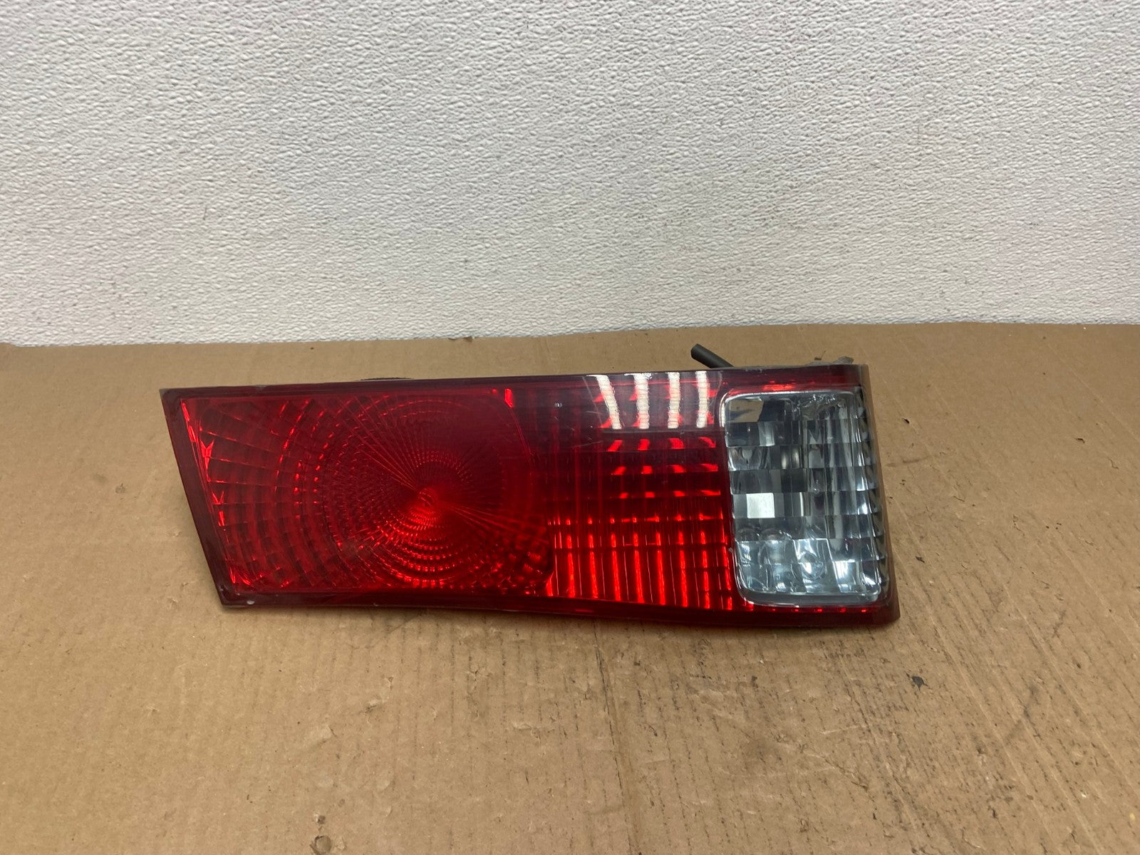 2000-2001 Toyota Camry Tail Light Left Driver LH Side Inner  AB8281 LK0