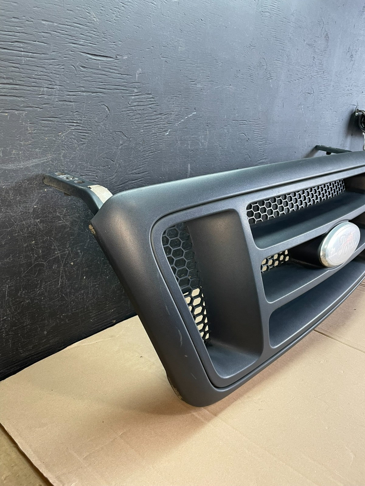 2004 to 2008 Ford F150 F-150 Front Upper Grill Grille AD8310 DG2