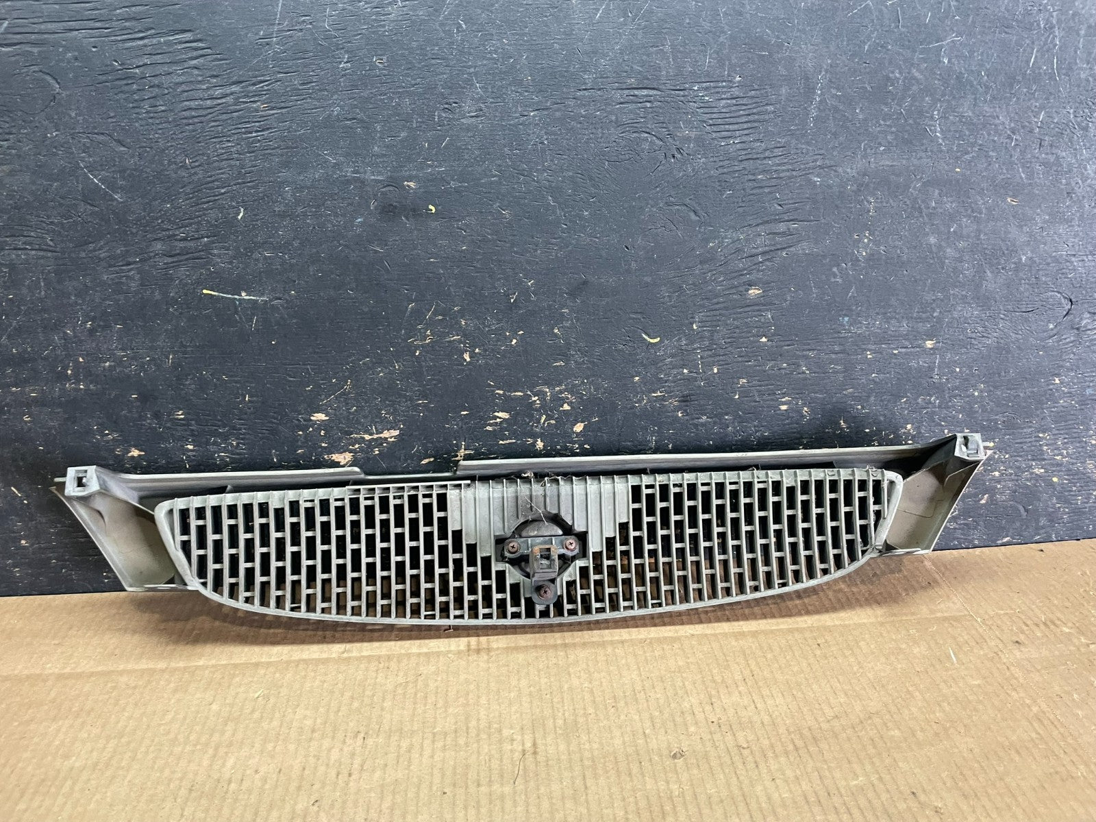 1995 1996 Nissan Maxima Front Upper Grill Grille Oem AA9200 DG5