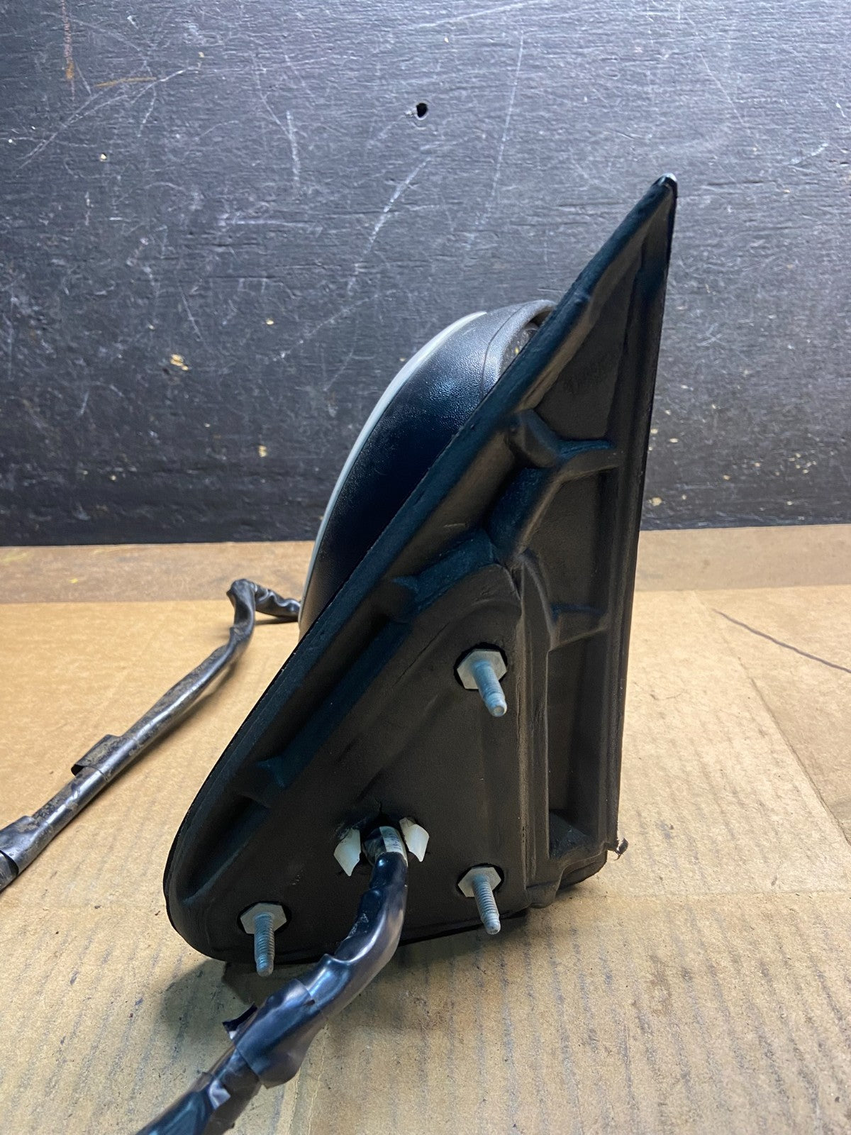 2003-2006 Chevrolet Tahoe Suburban Right Passenger Turn Door Mirror OEM y3931 DG4