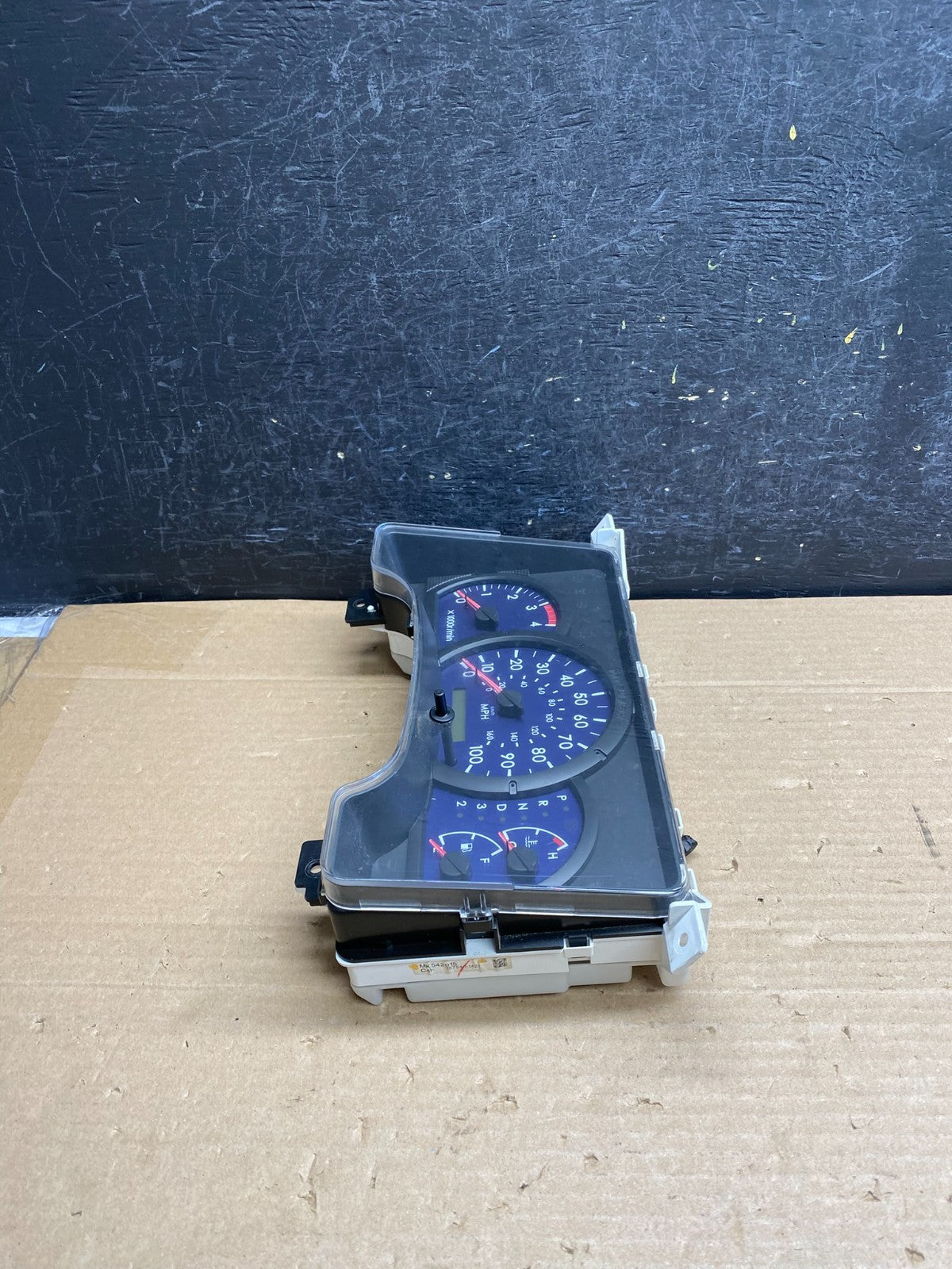 2008 to 2010 Mitsubishi Fuso Speedometer Cluster Gauge MK542915 ag6281 DG2