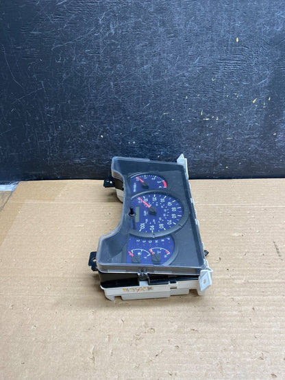 2008 to 2010 Mitsubishi Fuso Speedometer Cluster Gauge MK542915 ag6281 DG2