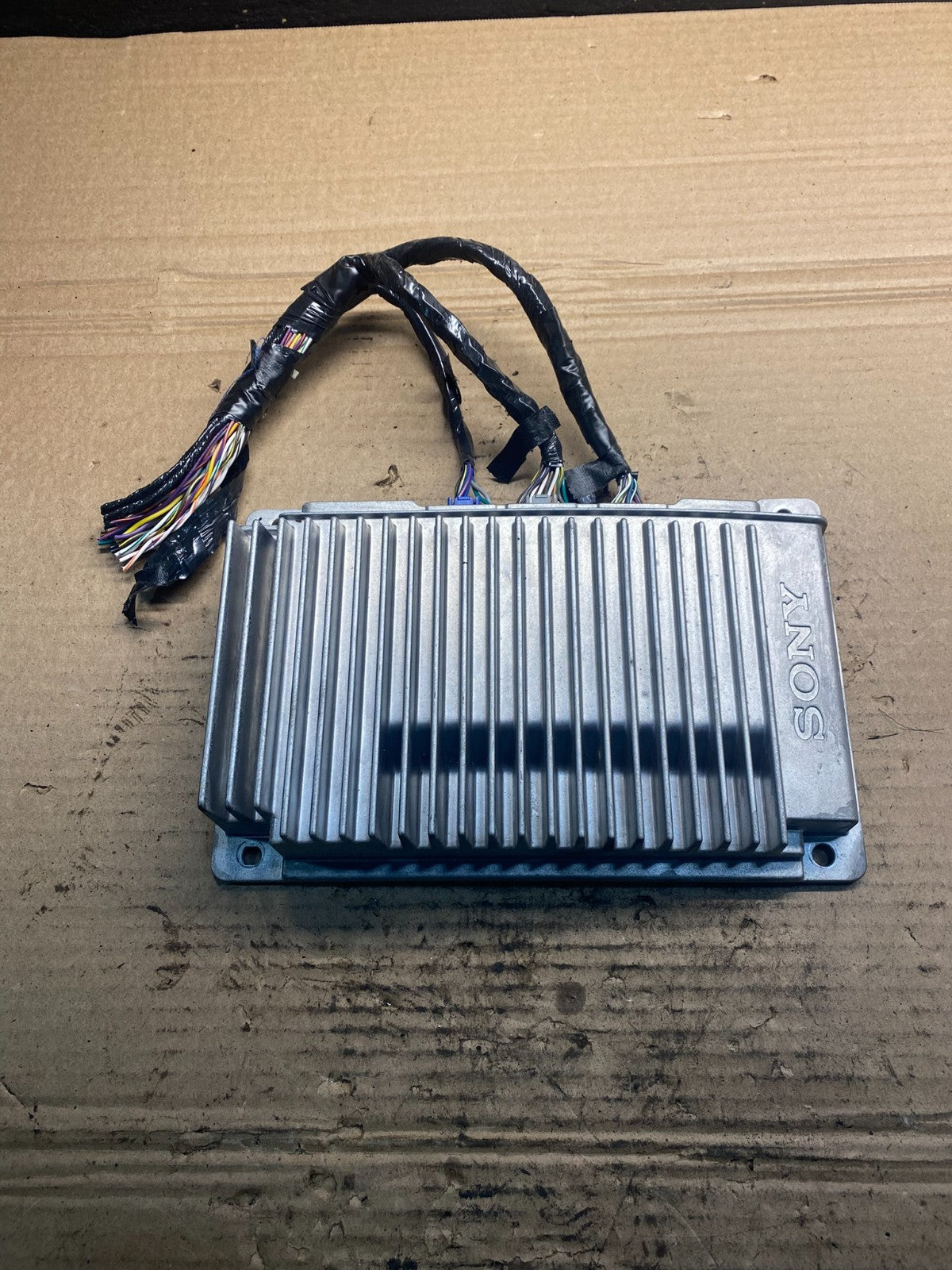 2010 2011 2012 Ford Fusion Sony Radio Stereo Amplifier Amp aa3296 DG0