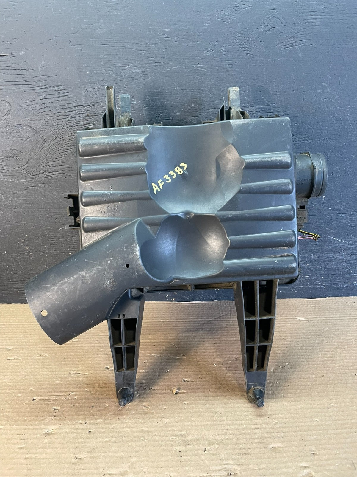 2010 to 2018 Mercedes-Benz Sprinter 2500 3.0L Air Cleaner Box AF3383 DW4