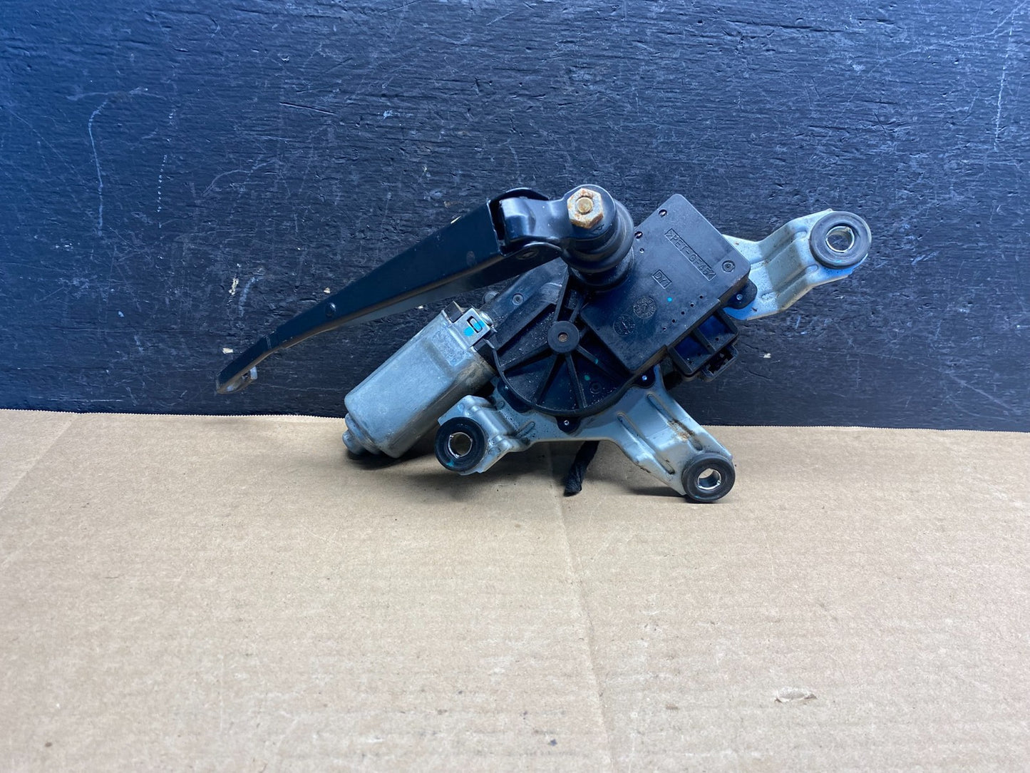 2010 to 2016 Cadillac SRX Rear Windshield Washer Wiper Motor ae8269 DG0