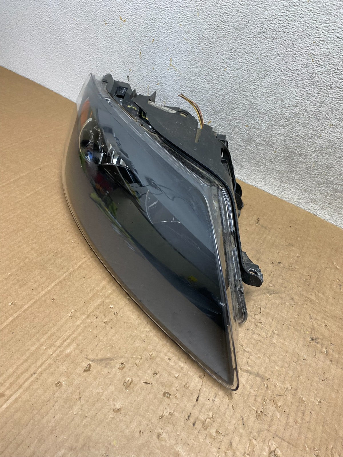 2007- 2009 Audi Q7 Right Passenger RH Side Black Halogen Headlight AI5445 DW1