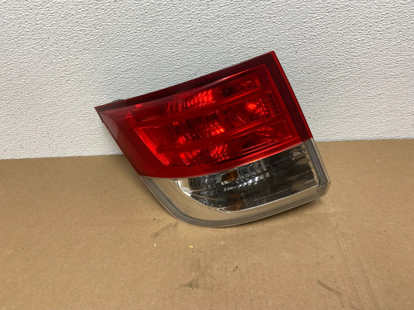2014 to 2017 Honda Odyssey Left Driver Side Tail Light AB6326 DW0