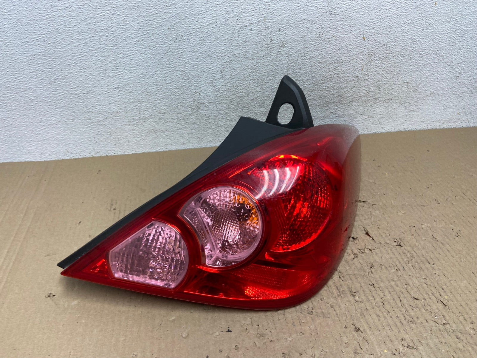 2007 - 2012 Nissan Versa Hatchback Right Passenger Side Tail Light AF2836 LK2