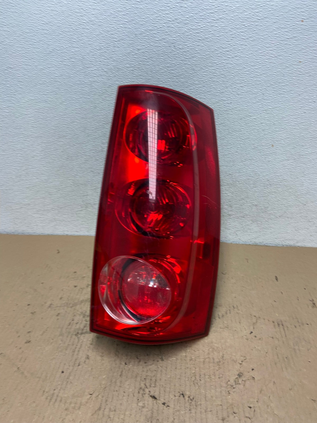 2007 to 2011 GMC Yukon Right Passenger RH Side Tail Light AF4252 LK0