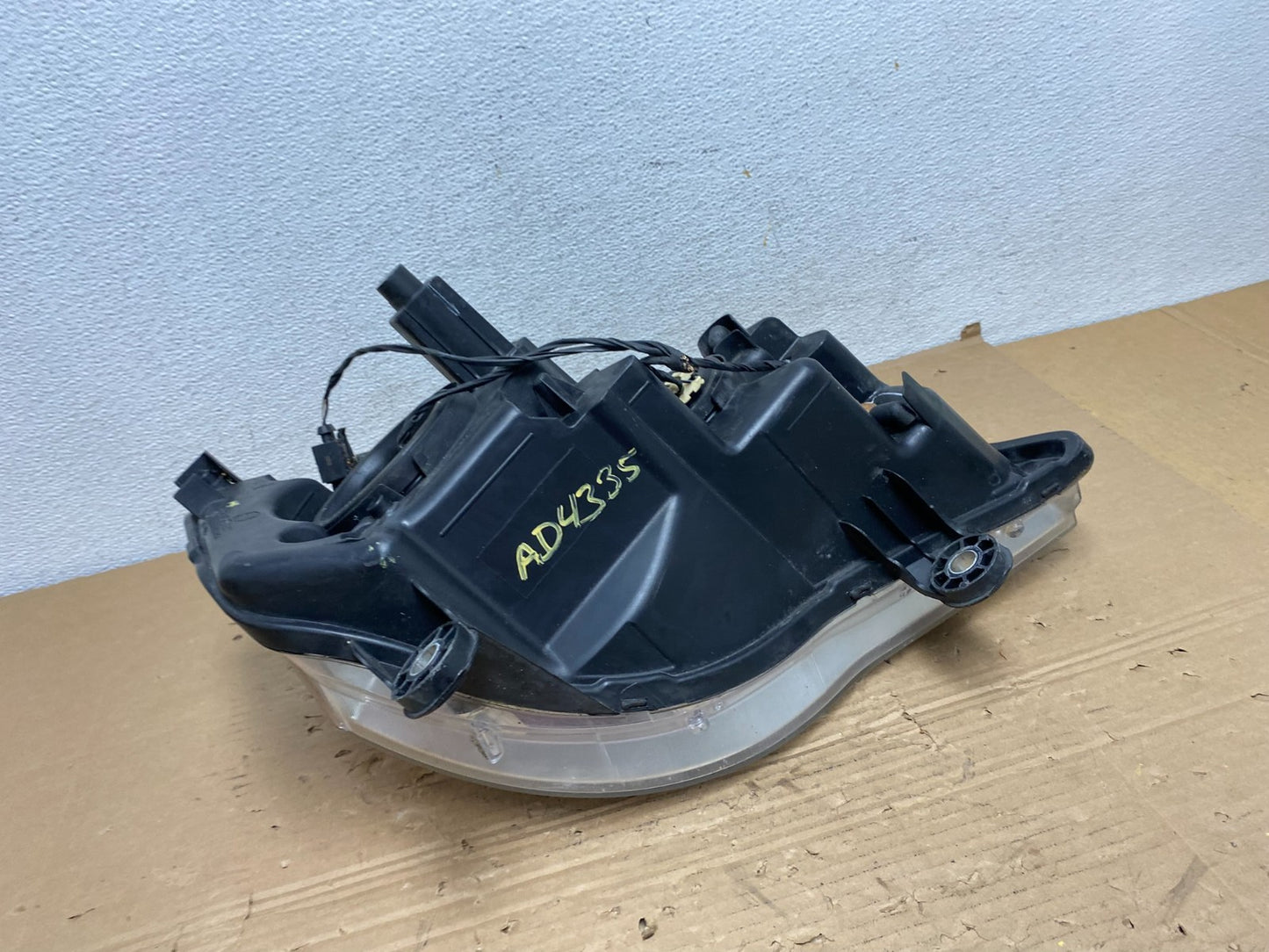 2008 to 2016 Chrysler Town and Country Left Driver Lh Side Headlight AD4335 DW7