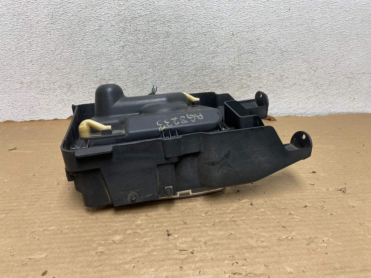2004 to 2009 Cadillac SRX Right Passenger RH Side Front Fog Light ag8233 DG6