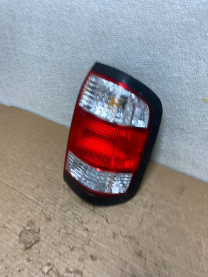 1999 to 2004 Nissan Pathfinder Right Passenger Rh Side Tail light Oem Z3646 DW1