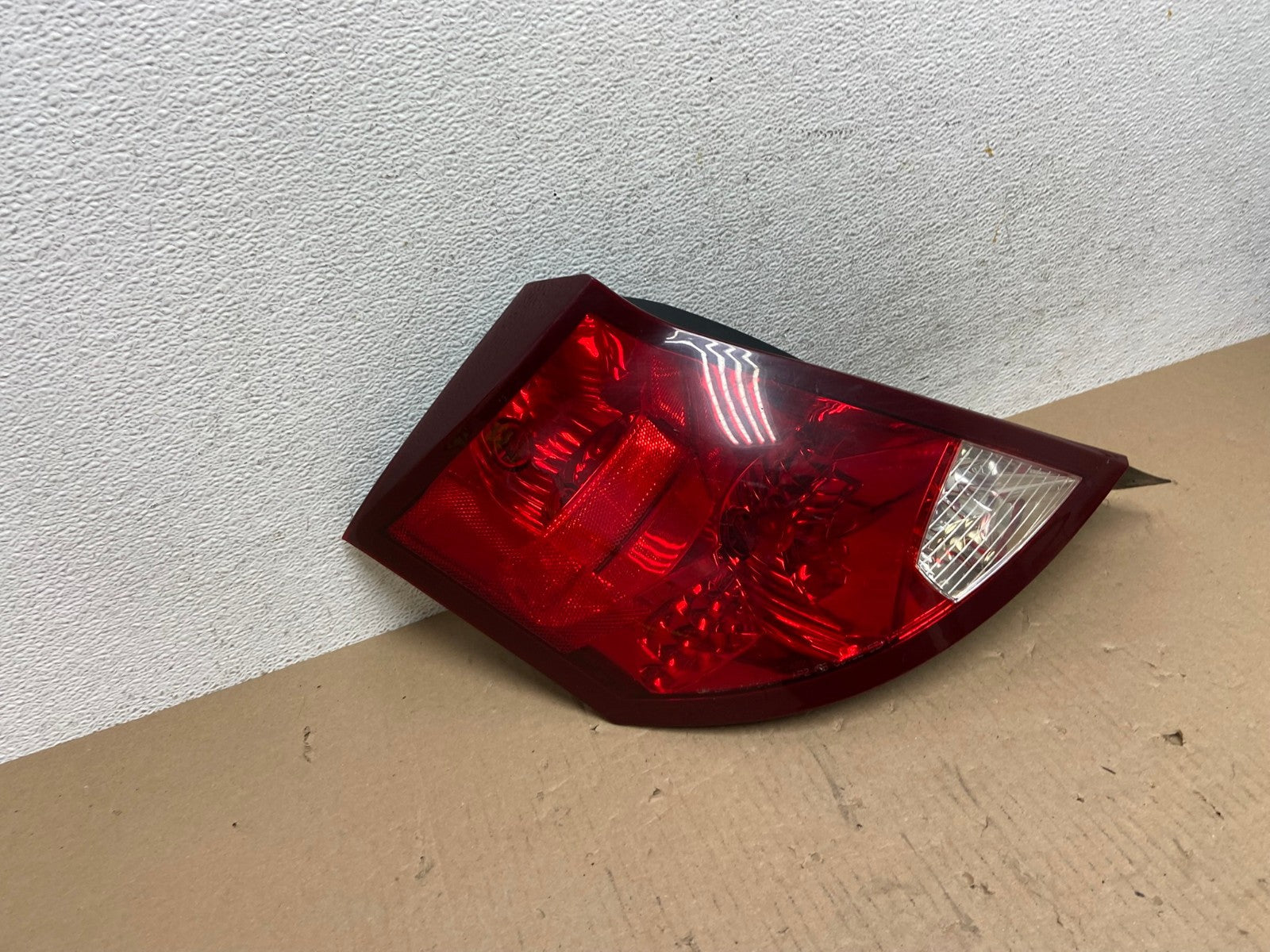 2003-2007 Saturn Ion Left Driver LH Side Tail Light Tail Light AE7295 LK2