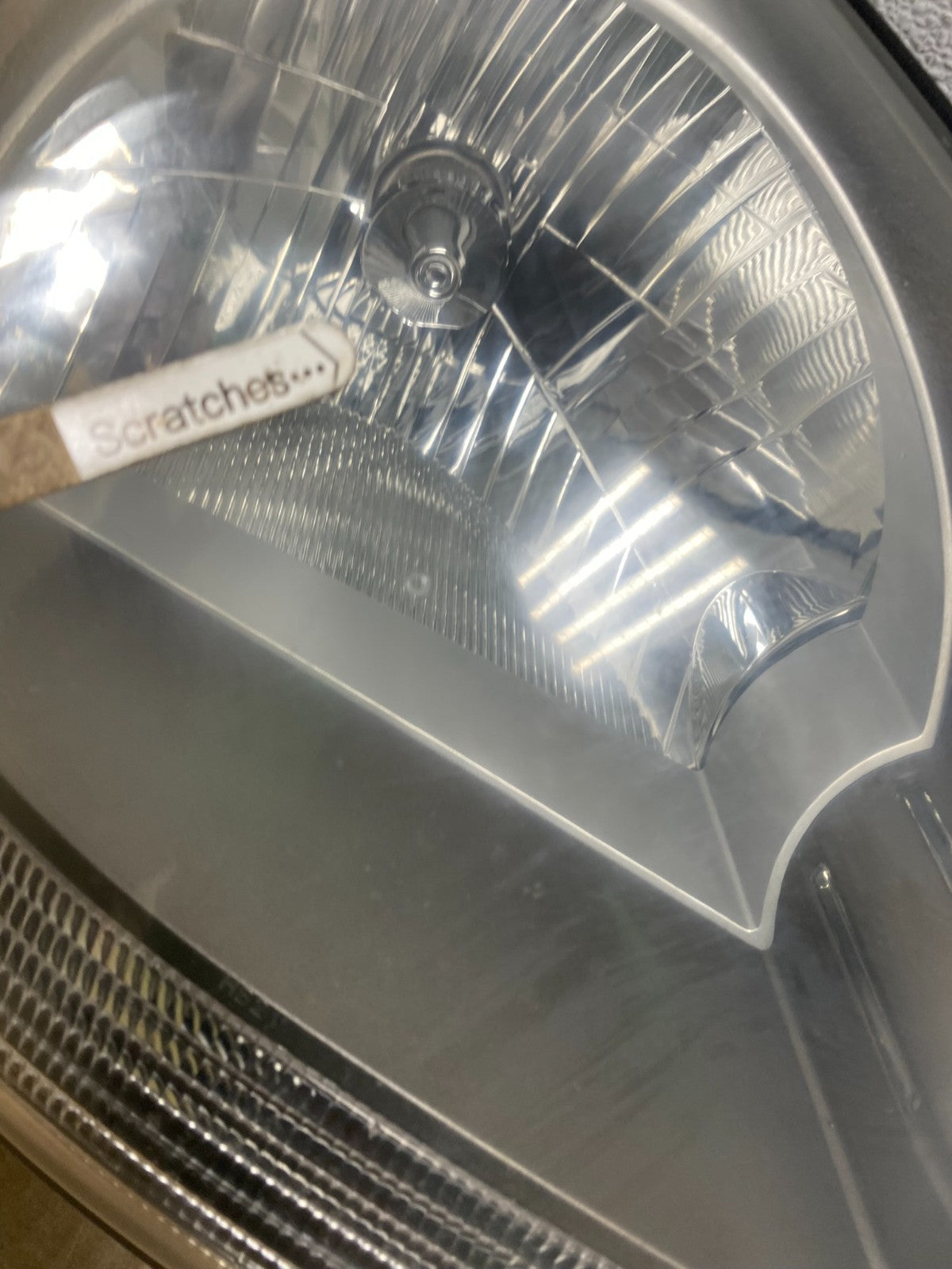 2005 to 2008 Hyundai Tucson Left+Right Side Headlights AE9618 DW3
