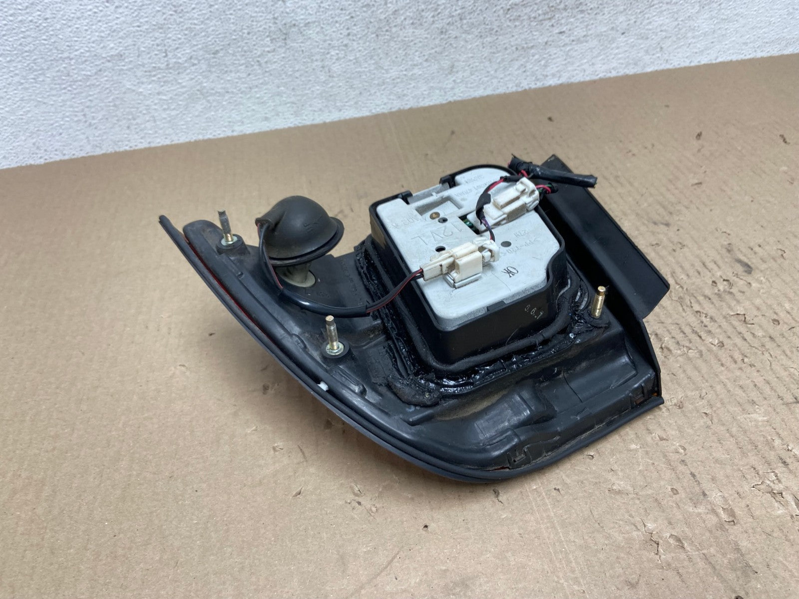 1995 1996 Nissan Maxima Left Driver LH Side Tail light AE7039 LK4