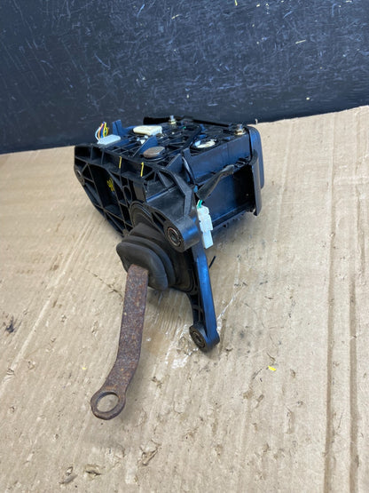 1998 to 2002 Lexus GS300 Center Console Shifter w/ Knob AE1966 DG4