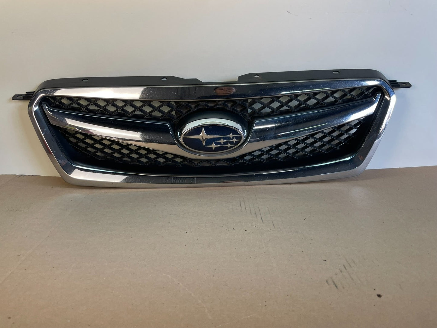 2010 to 2012 Subaru Legacy Outback Wagon Front Grill Grille AG0977 DG0