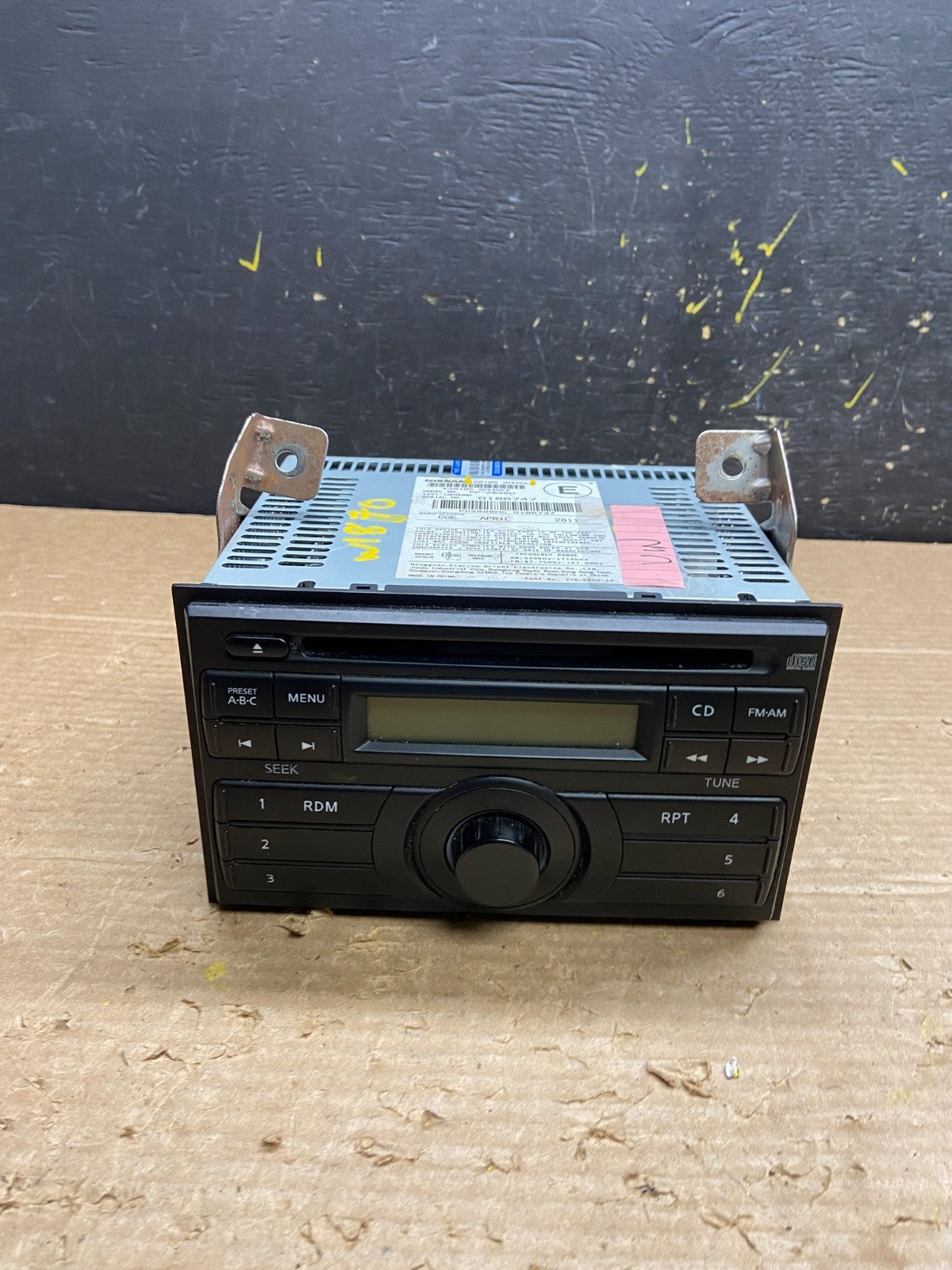 2008 2012 Nissan Pathfinder Armada AM FM CD Radio Receiver OEM W1870 DG0