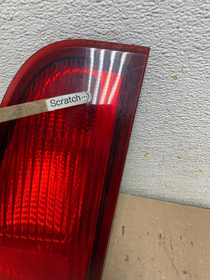 2003-2006 Lincoln Navigator Right Passenger Side Inner Tail Light OEM N3533 DW3
