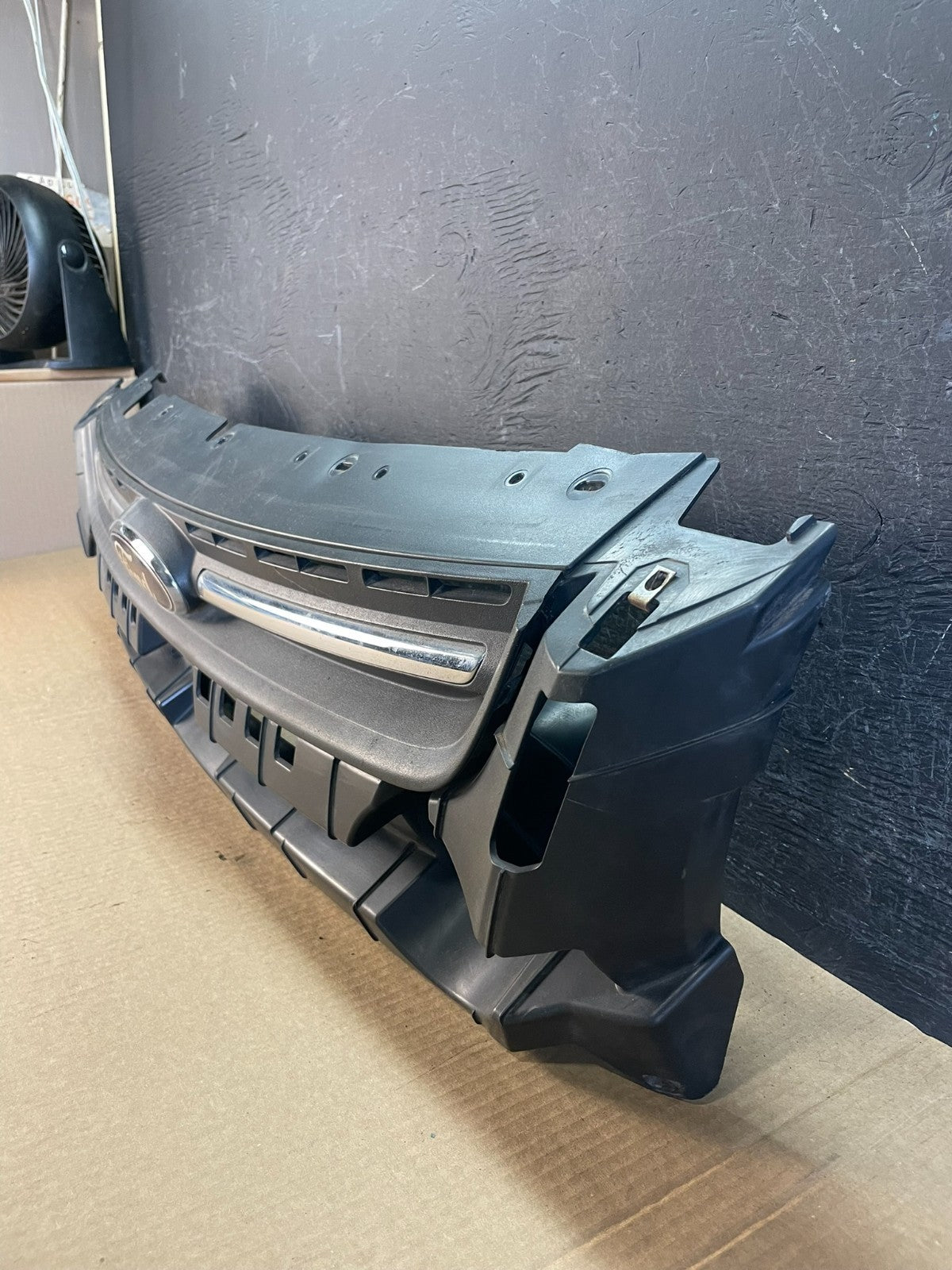 2013 to 2016 Ford Escape Front Upper Grill Grille Mount Panel af3679 DG1