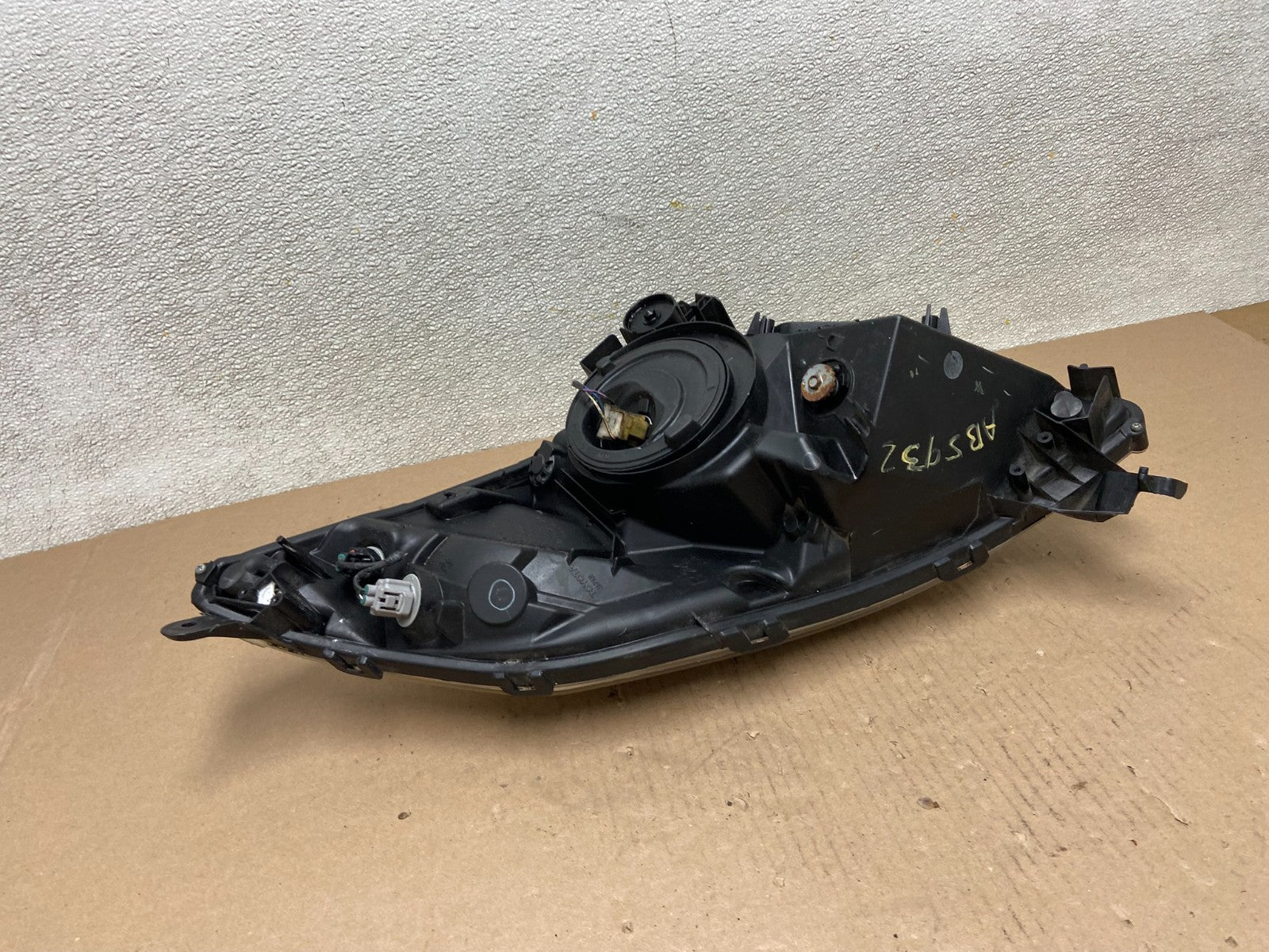 2006 - 2009 Toyota Prius Right Passenger Rh Side Headlight Halogen AB5932 DW5
