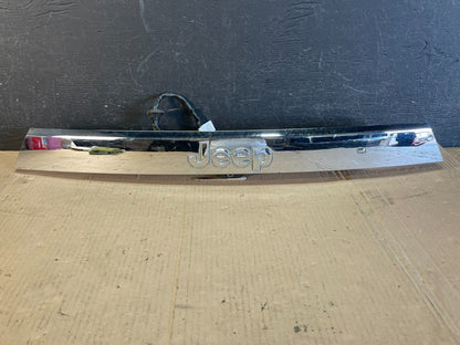 2011-2013 Jeep Grand Cherokee Liftgate Garnish Molding Trim W/ Camera AD8538 DG0
