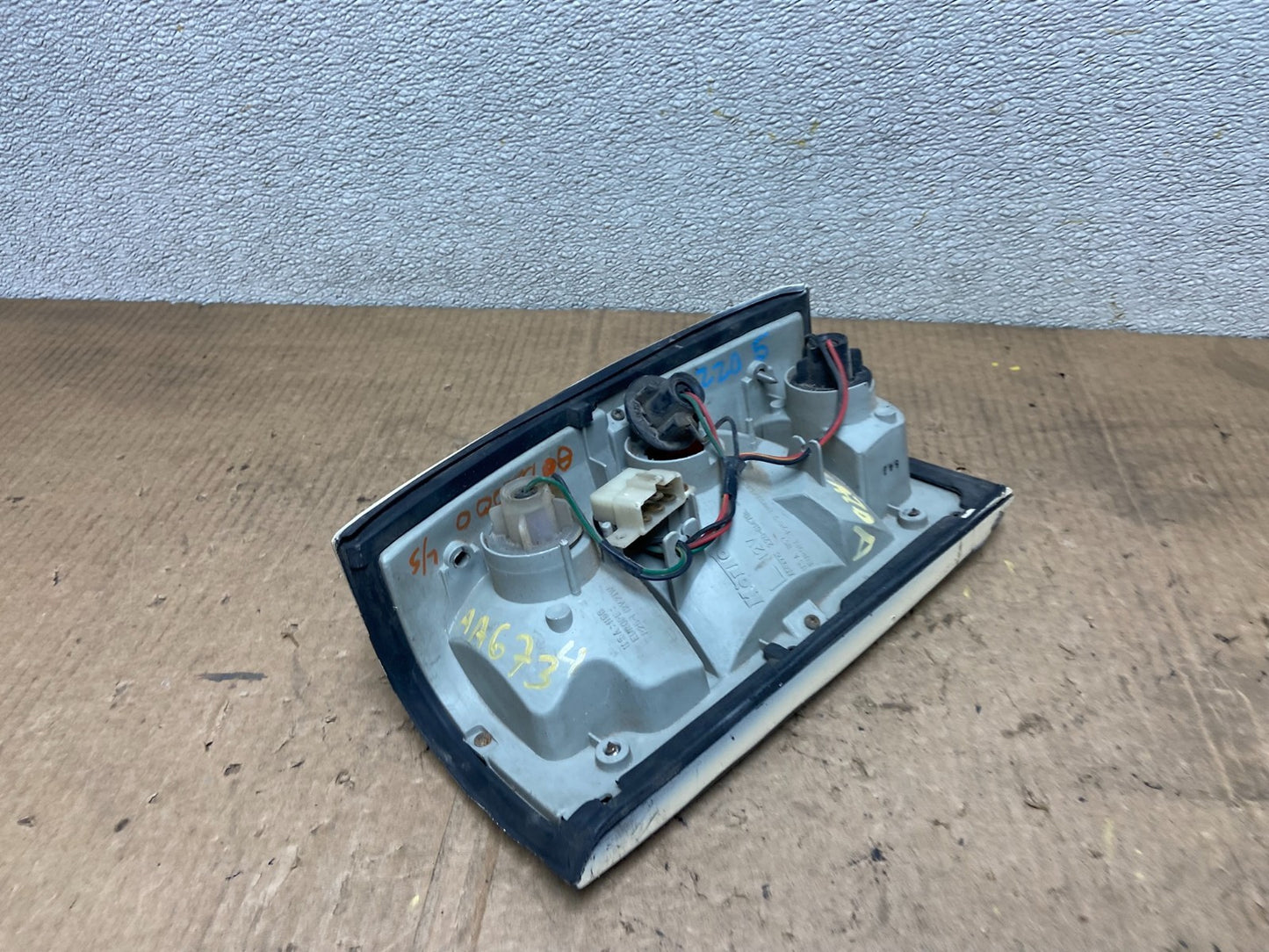 1985-1998 Mazda Magnum Bravo B2000 B2200 B2600 Left Driver Tail Light AA6734  DG6