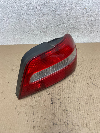 2001 to 2004 Volvo S40 Right Passenger RH Side Tail Light af7164 DG2