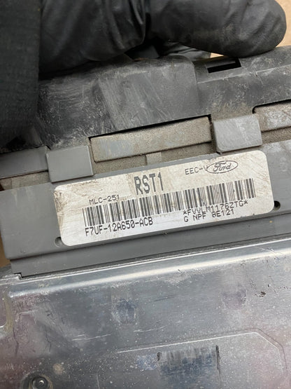 1997 Ford Van E150 E250 5.4L Engine Control Module Unit ECU ECM  w2439 DG3