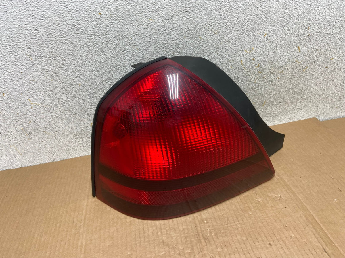 2003-2011 Mercury Grand Marquis Left Driver Lh Side Tail Light AI5760 LK0