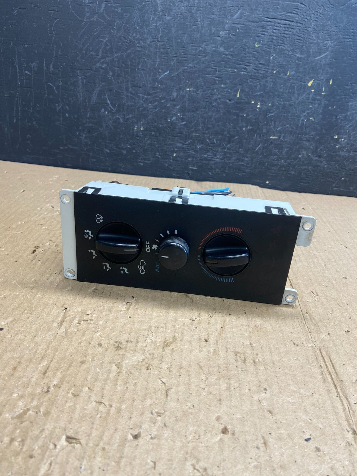 1994 to 1997 Dodge Ram 1500 Climate Control Heater A/C Panel ae4011 DG0