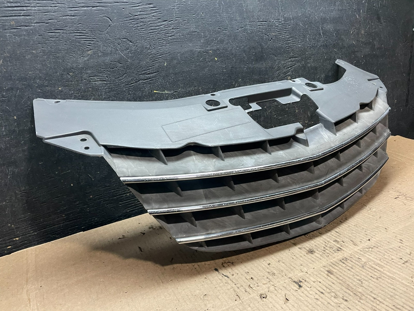 2007 to 2010 Chrysler Sebring Front Upper Grille Grill 0YW36TRMAC OEM x9822 DG1
