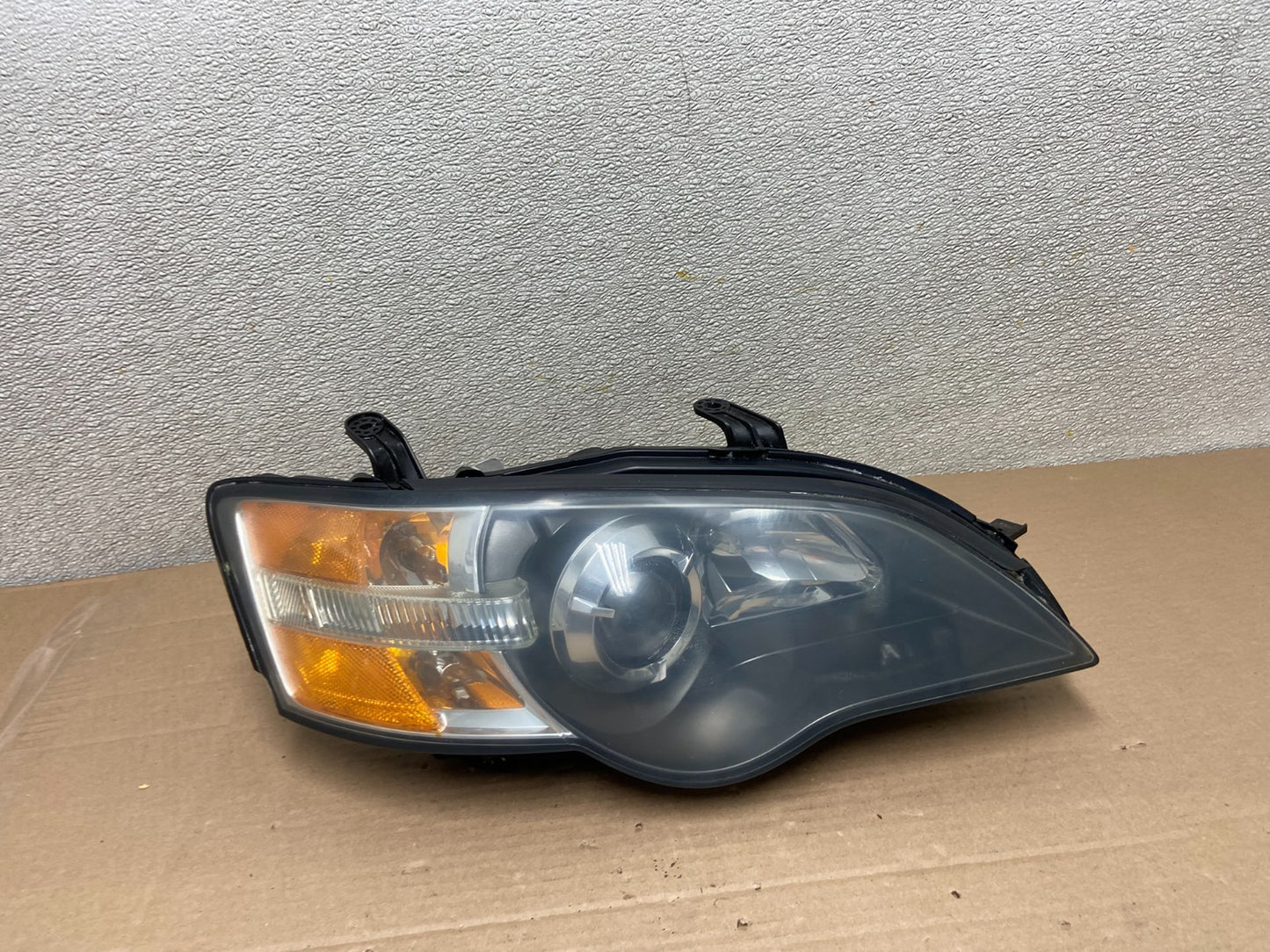 2006 to 2007 Subaru Legacy Right Passenger RH Side Black Headlight Oem AA8680 DW0